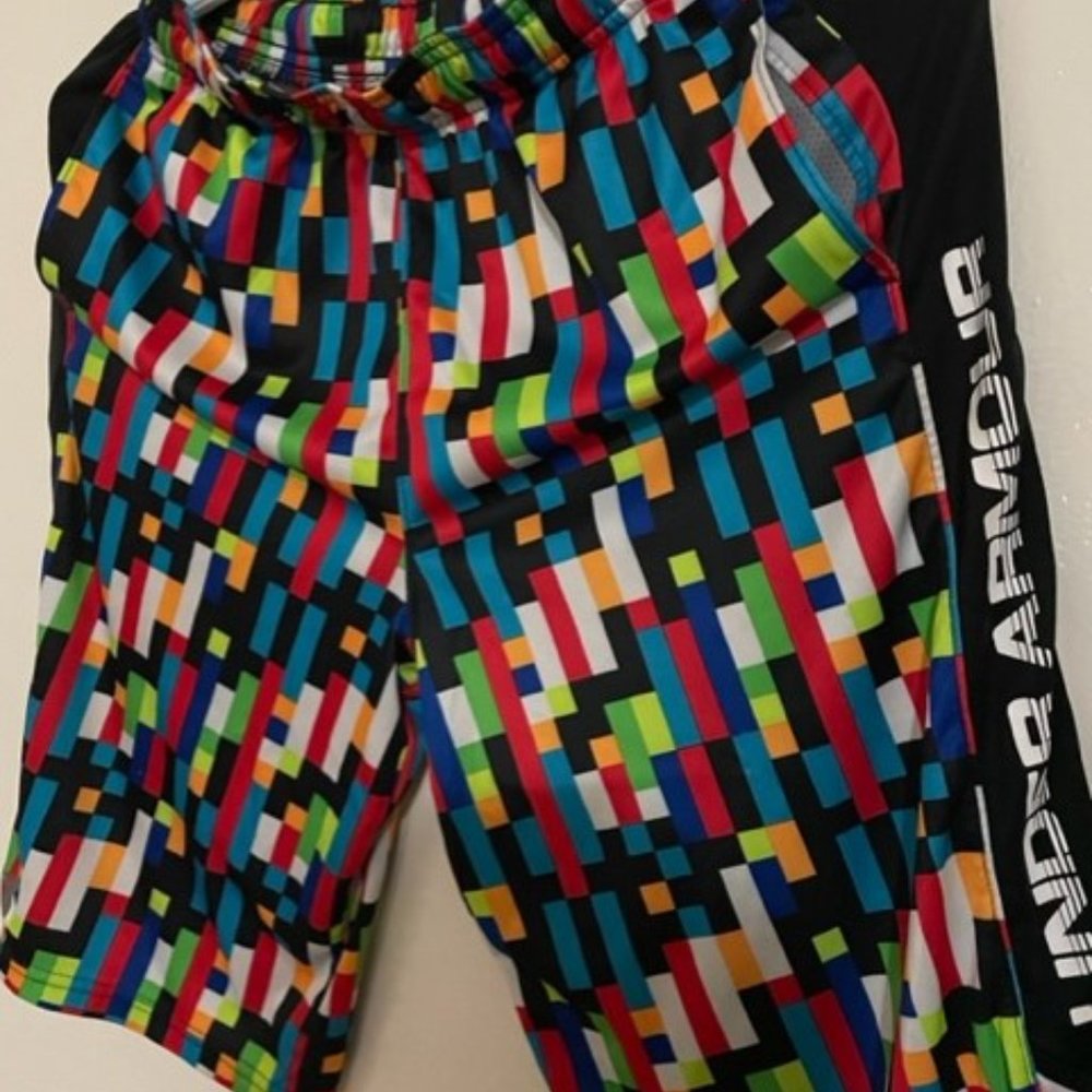 Under Armour Youth Large/Boys shorts